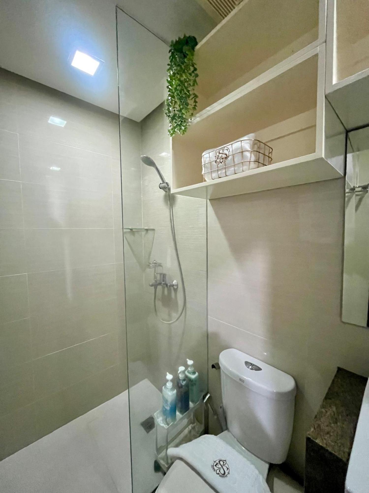 Greenbelt Hamilton Tower 1 Makati City Екстериор снимка
